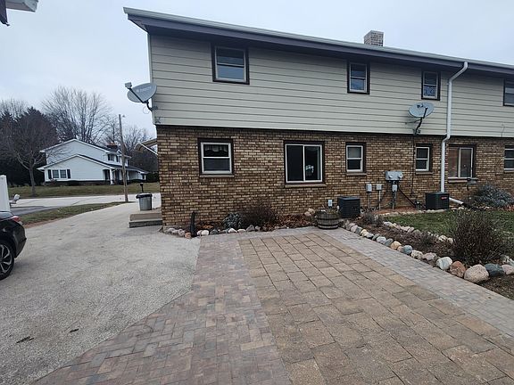2nd image of 1555 Dover Dr