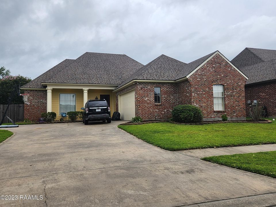 204 Meadow Lake Dr, Youngsville, LA 70592 Zillow