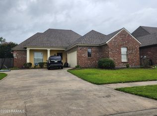 204 Meadow Lake Dr, Youngsville, LA 70592