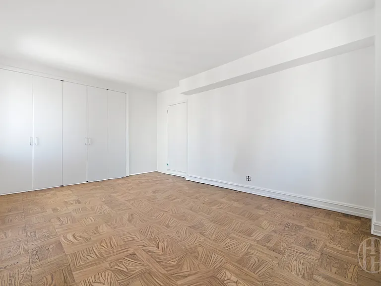 200 E 71st St #21A — Photo 17