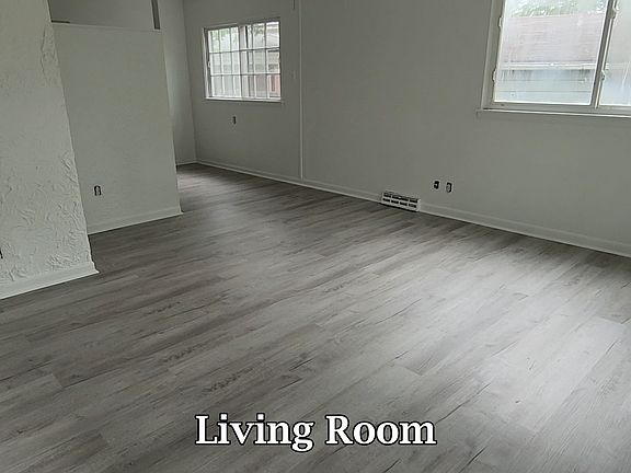 4th image of 4003 Latham St