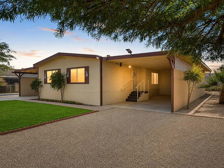 2112 E Lone Star Dr — Photo 1