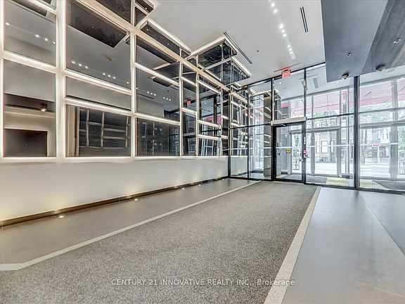 3rd image of 318 Richmond St W #1711