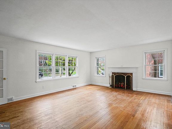 5th image of 8113 Glen Gary Rd