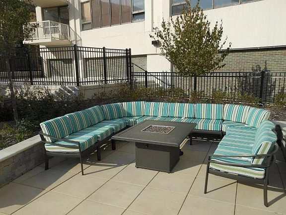 4th image of 3930 N Pine Grove Ave APT 2509