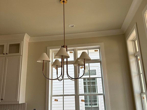 4th image of 137 Water St