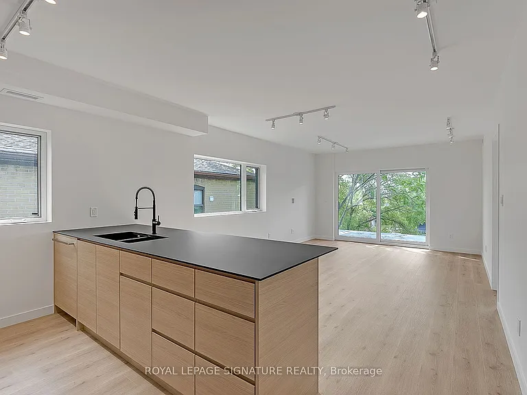 1254 Davenport Rd #4 — Photo 4