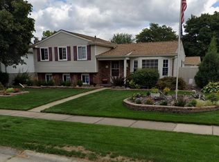 39312 Byers Dr, Sterling Heights, MI 48310