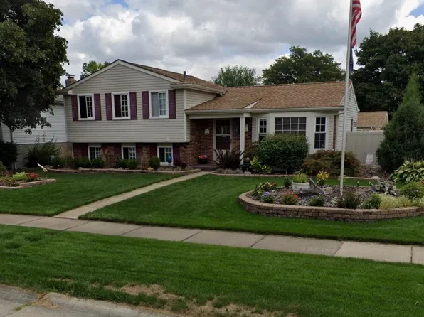 39312 Byers Dr, Sterling Heights, MI 48310