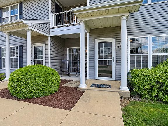 3rd image of 103 Yorkminster Ln