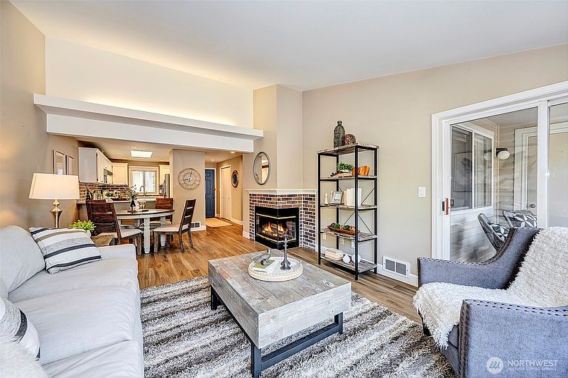 3rd image of 432 3rd Avenue S #B203