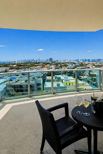 1455 Ocean Dr #1211 Photo 1