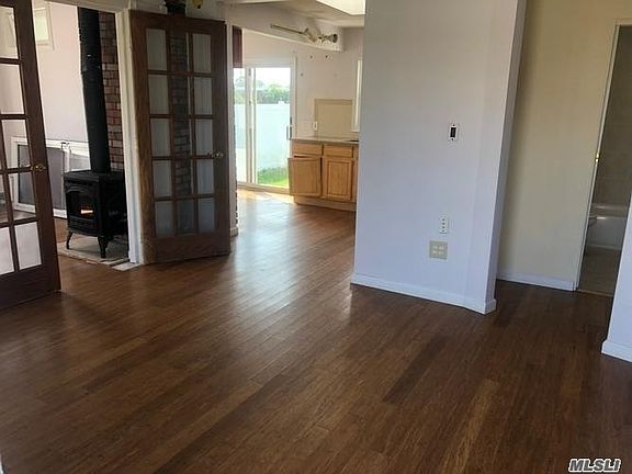 3rd image of 468 West Dr
