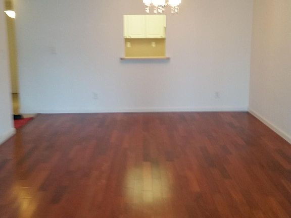 5th image of 19370 Collins Ave