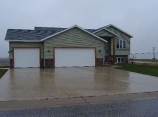 102 Spruce St SE, Fountain, MN 55935