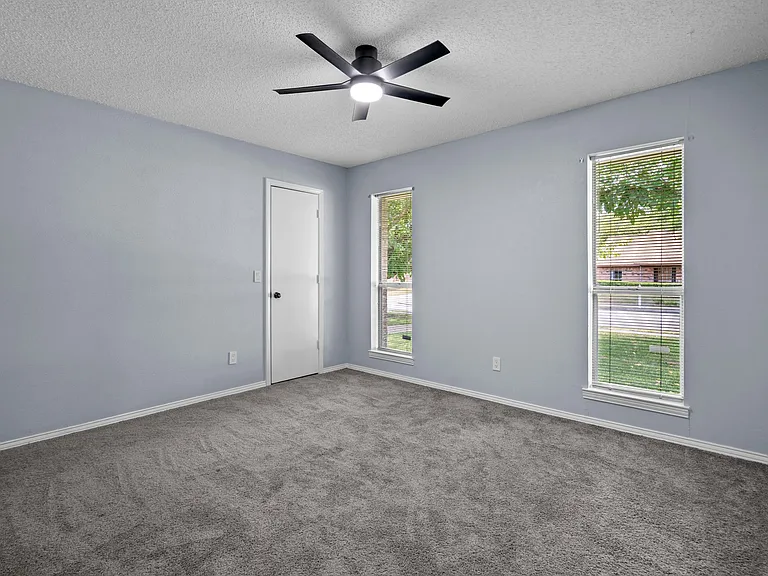 1801 Ridgecrest Dr — Photo 10
