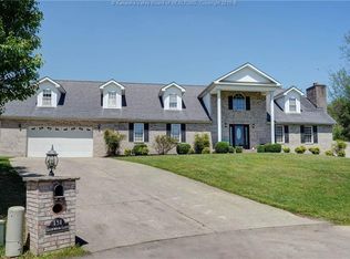 151 Glenwood Ln, Hurricane, WV
