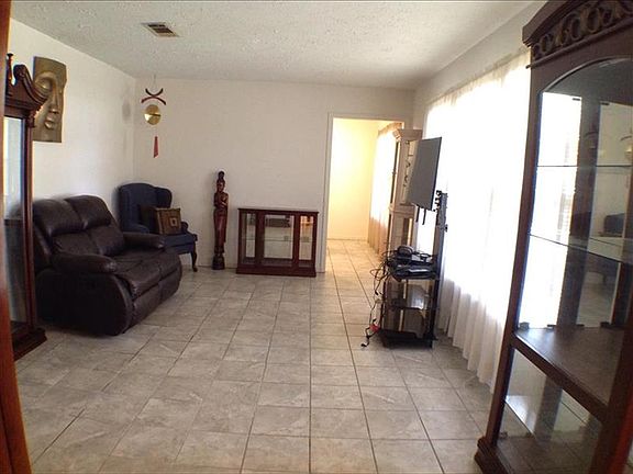 5th image of 116 Air Park Dr