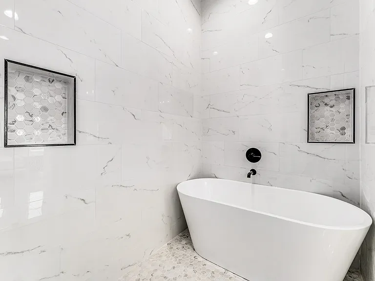 2080 Kelly Ave #102 — Photo 9