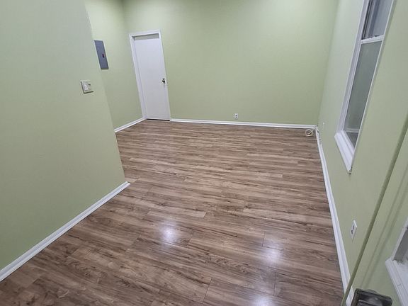 5th image of 172 Van Horne St #2