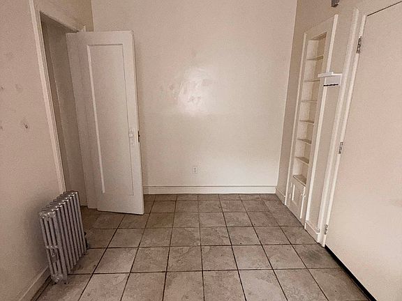 3rd image of 186 E 38th St #2