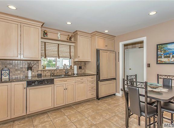 5th image of 58 Massapequa Ave