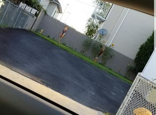 880 Grinnell St #1, Fall River, MA 02721