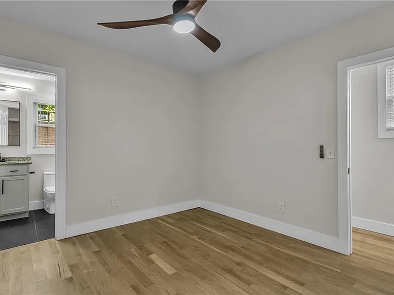 575 Martin St SE — Photo 13