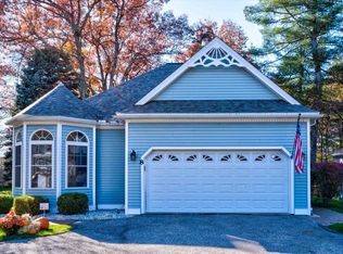 8 Houston Dr, Nashua, NH 03062