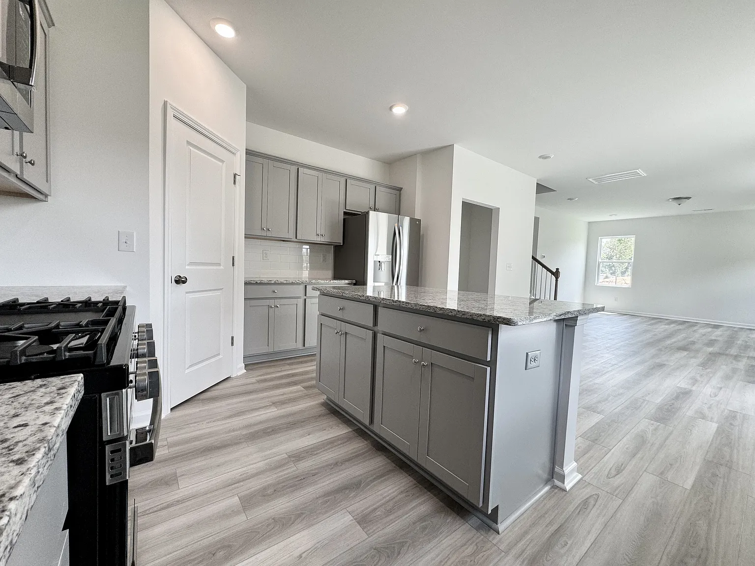 5 bed, 2665 sqft, $2,700 — Photo 4