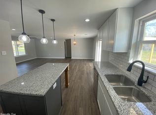 761 Joyce Dr, Benton, AR 72019
