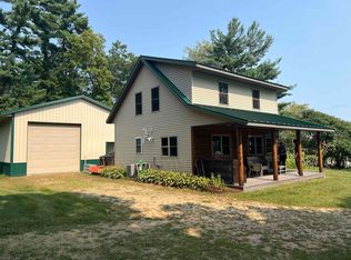 W6616 Town Line Rd, Clintonville, WI 54929