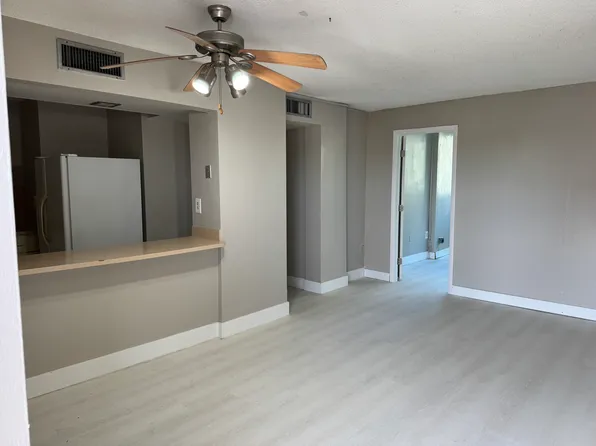 870 NW 87th Ave APT 310, Miami, FL 33172