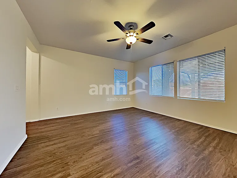 902 E Autumn Harvest Pl — Photo 10