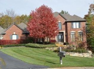 5030 Stonehenge Dr, Rochester, MI 48306