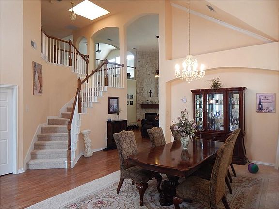3rd image of 3328 Stoneway Dr