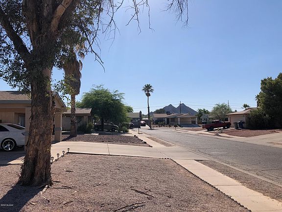 5th image of 1961 W Greenleaf Dr