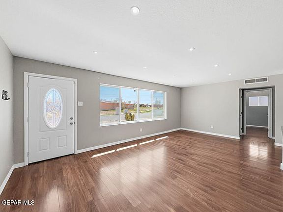 4th image of 7107 Parkland Dr #1