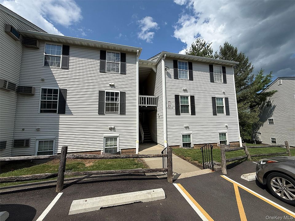 1st image of 21 Lexington Hill #3