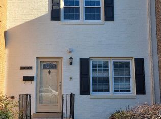 4313 Greenberry Ln, Annandale, VA 22003