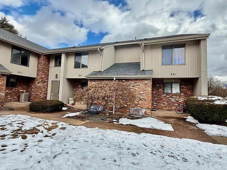 21 Amato Dr #I — Photo 1