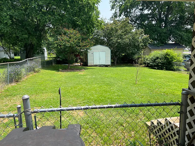 1714 Polk Ave — Photo 15