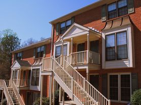 200 E Cloverhurst Ave