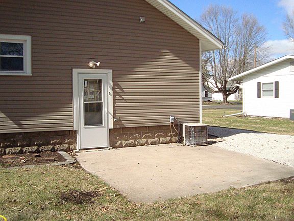 5th image of 1555 Beecher Ave