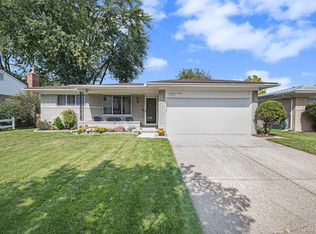 1701 Oakland Dr, Madison Heights, MI