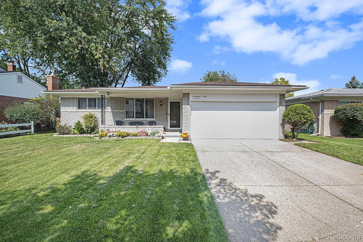 1701 Oakland Dr photo 1