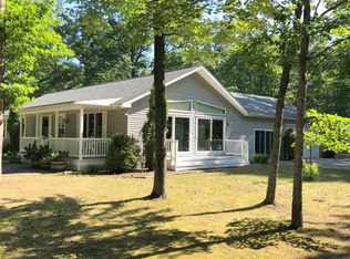 4735 Sherwood Dr, Indian River, MI 49749