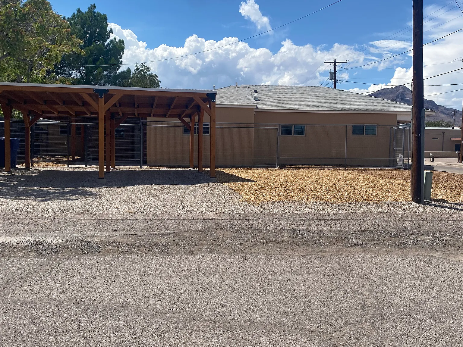 300 Garfield Ave — Photo 1