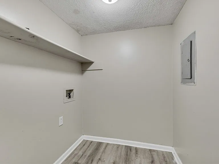 40 Carolane Drive - 4 — Photo 8