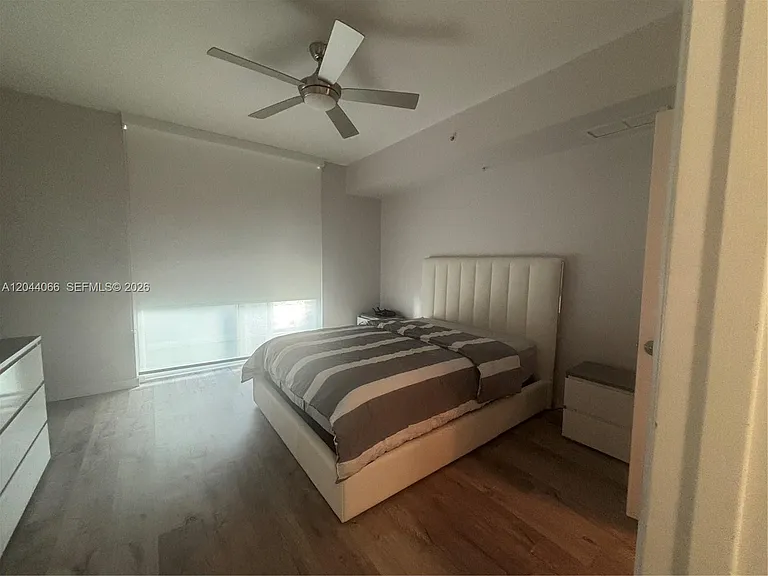 253 NE 2nd St #1204 — Photo 9